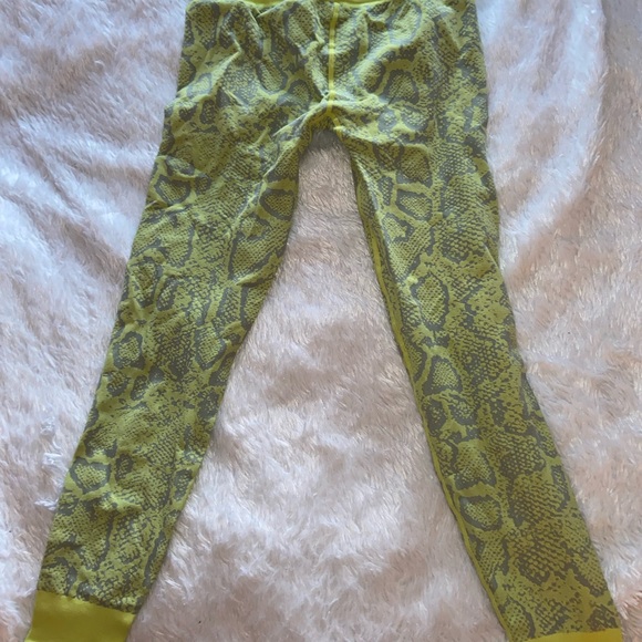 Bombshell Sportswear Green and Gray Reptile Patterned Leggings - Picture 4 of 4